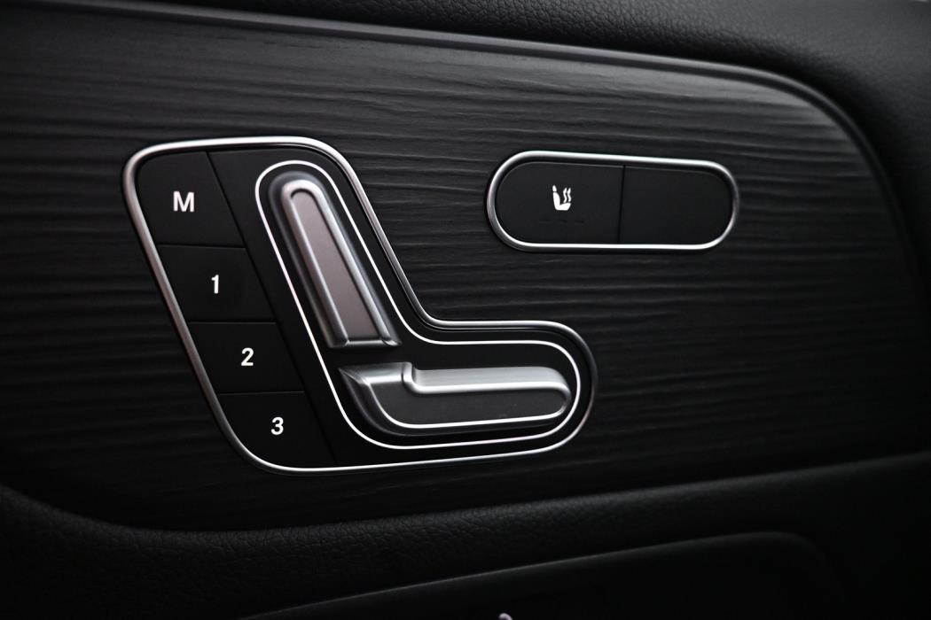 MERCEDES-BENZ EQA 2021