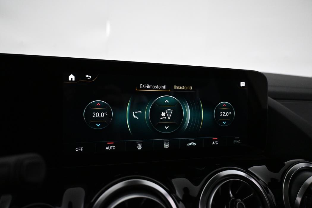 MERCEDES-BENZ EQA 2021