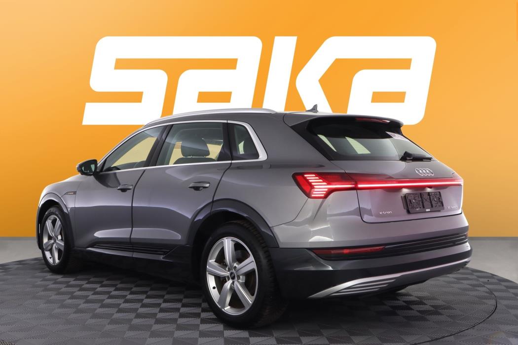 AUDI e-tron 2021