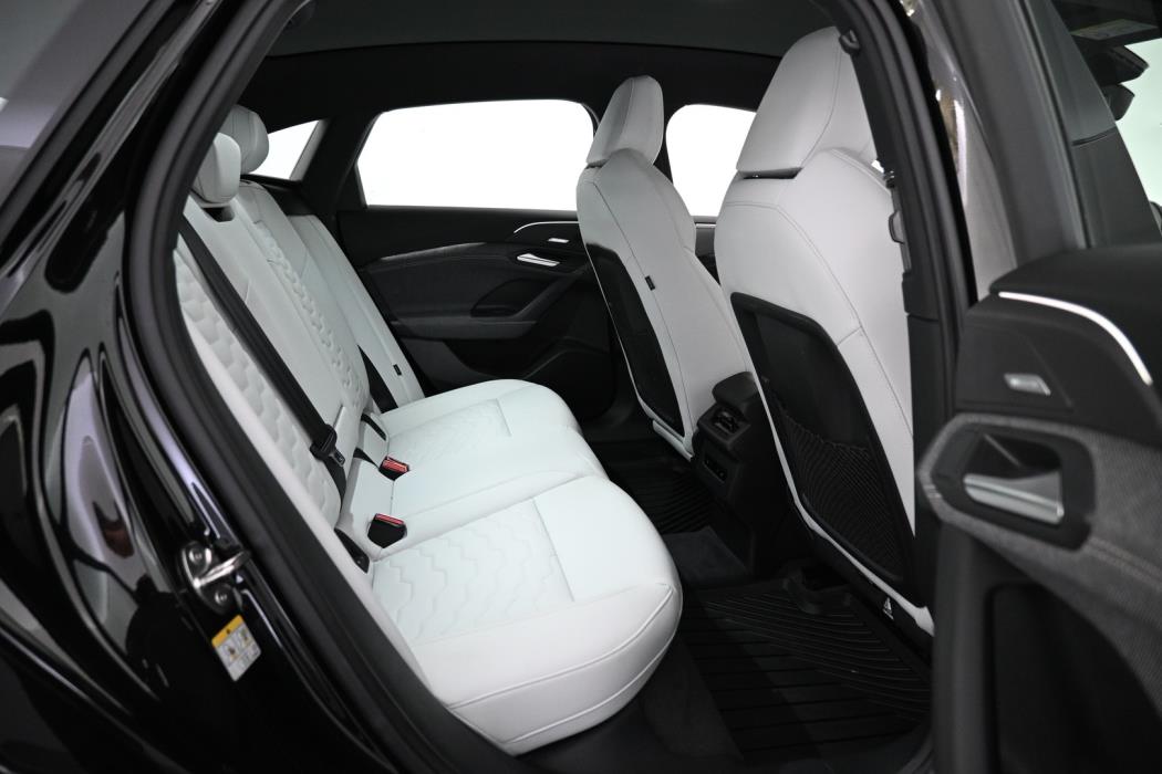 AUDI A6 e-tron 2025
