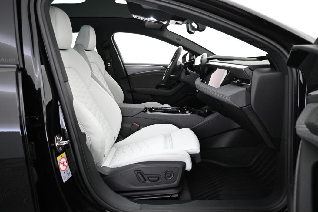 AUDI A6 e-tron 2025