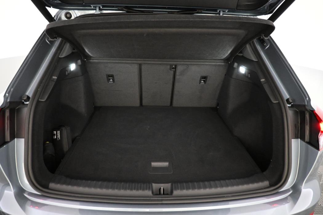 AUDI Q4 e-tron 2025