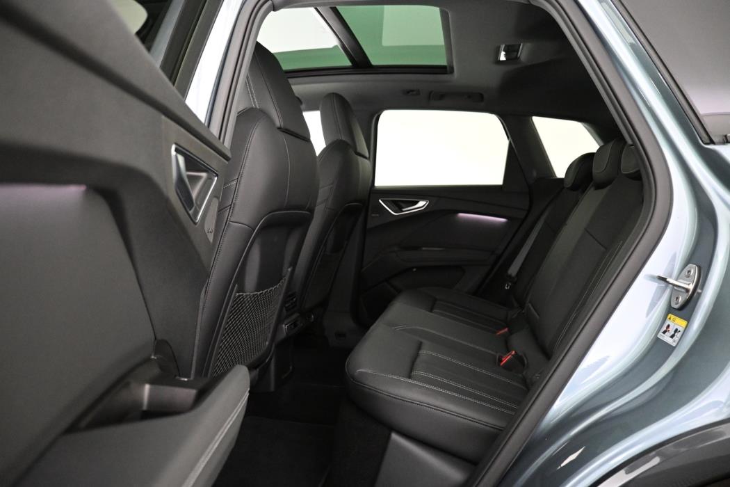 AUDI Q4 e-tron 2025