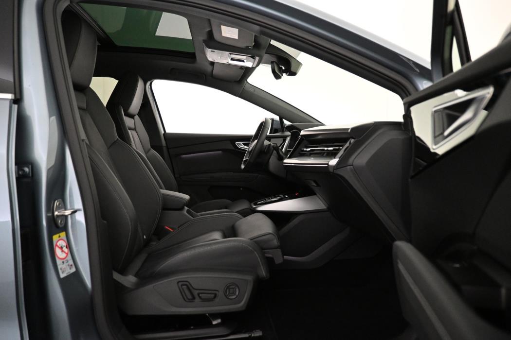 AUDI Q4 e-tron 2025