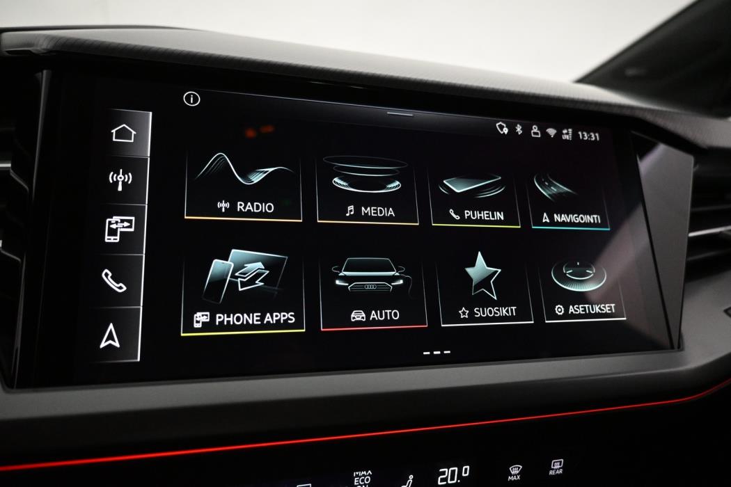 AUDI Q4 e-tron 2025