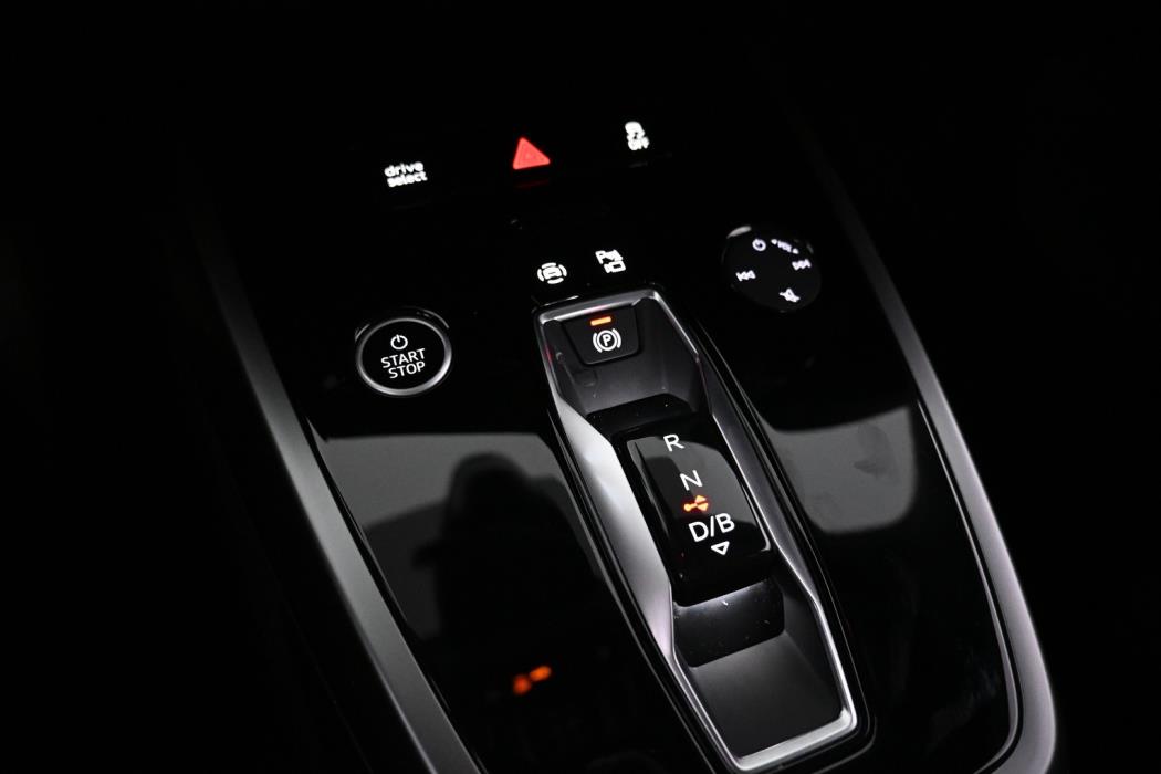 AUDI Q4 e-tron 2025