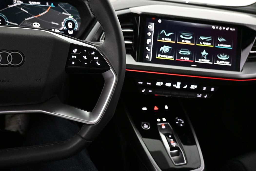 AUDI Q4 e-tron 2025