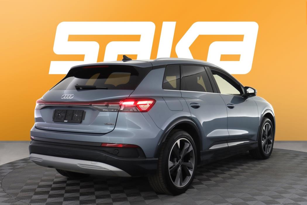 AUDI Q4 e-tron 2025