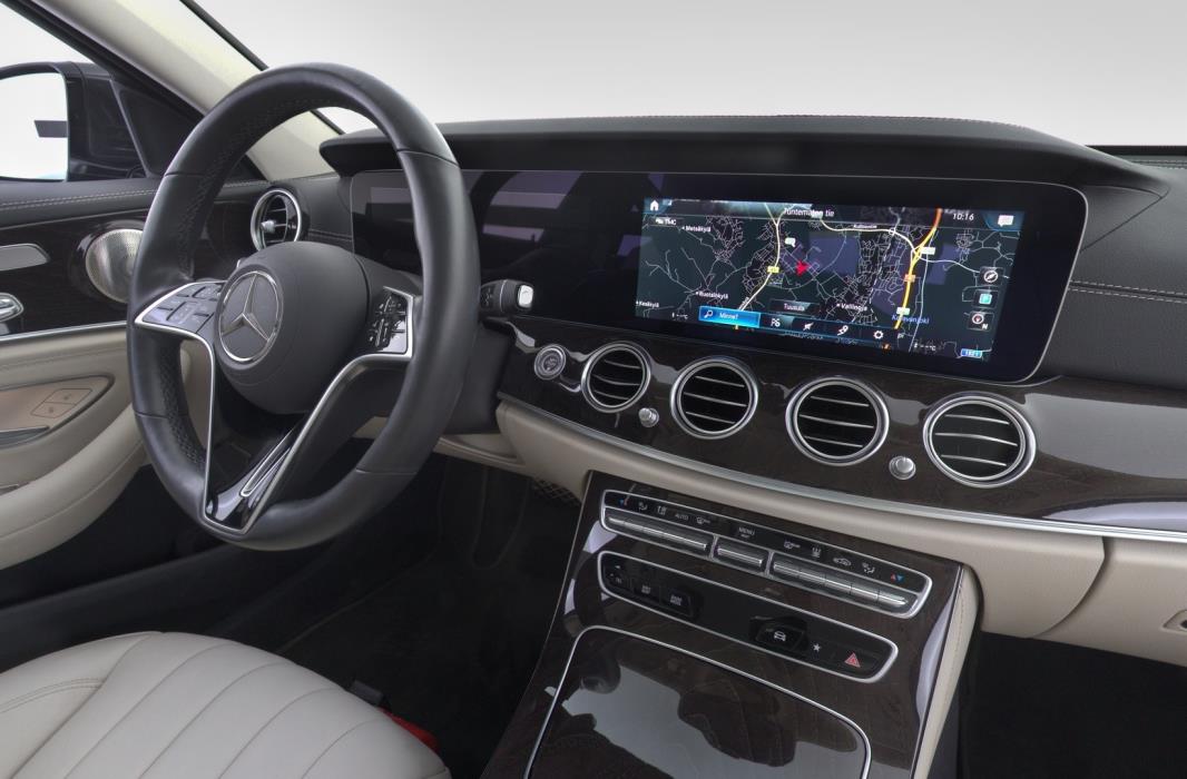 MERCEDES-BENZ E 2022