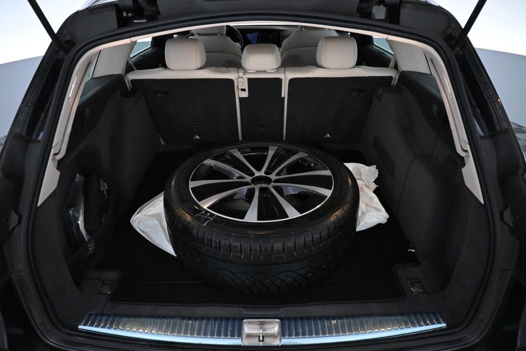 MERCEDES-BENZ E 2022