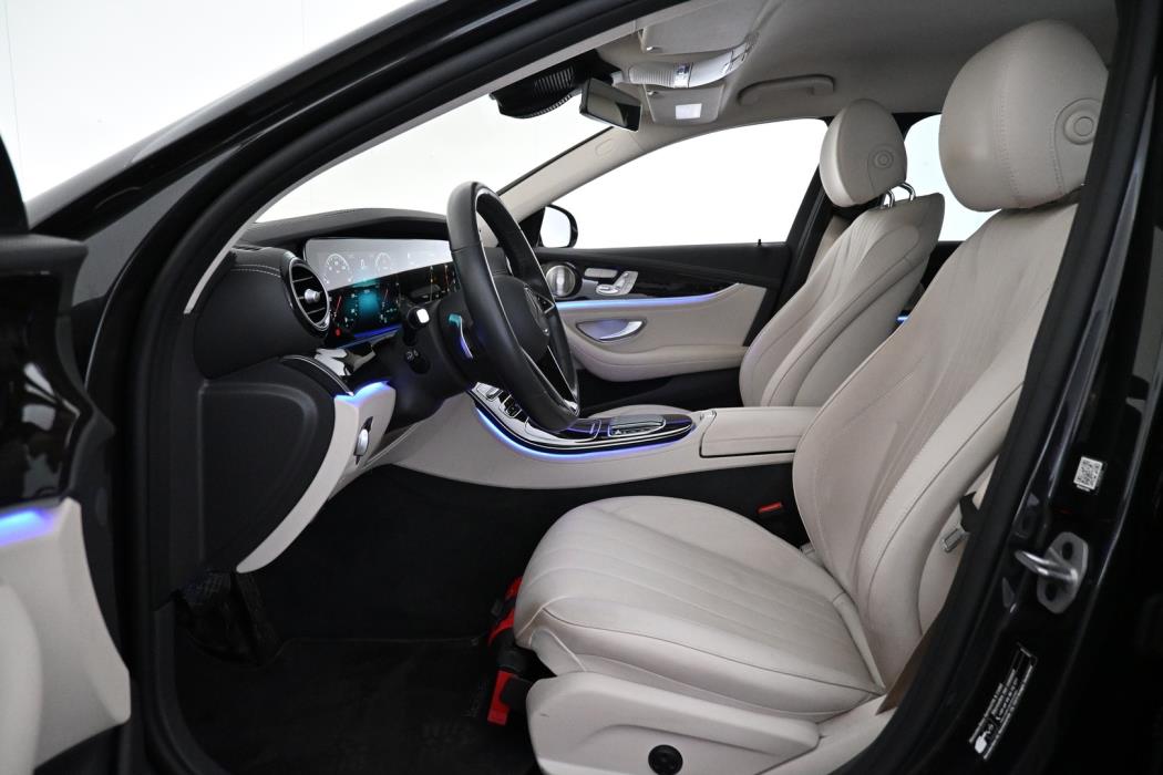 MERCEDES-BENZ E 2022