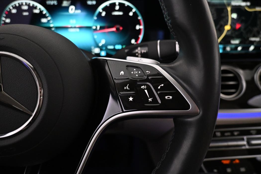 MERCEDES-BENZ E 2022