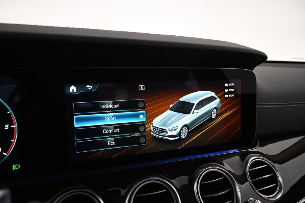 MERCEDES-BENZ E 2022