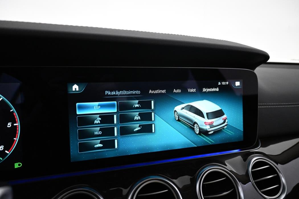 MERCEDES-BENZ E 2022