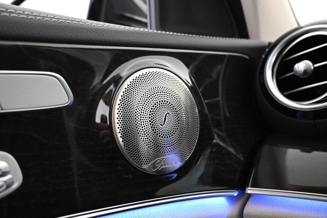 MERCEDES-BENZ E 2022