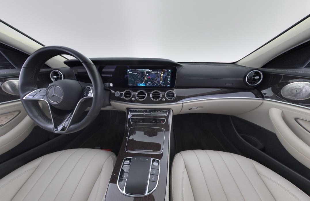 MERCEDES-BENZ E 2022