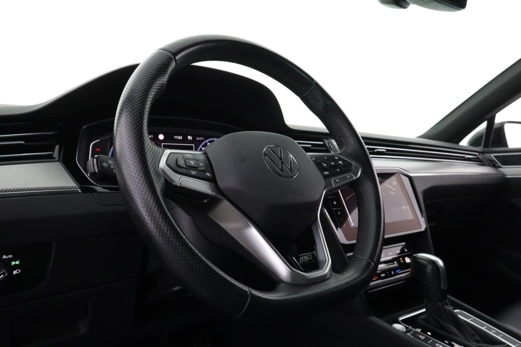 VOLKSWAGEN Passat 2021
