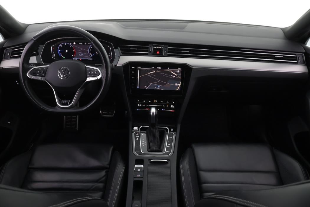 VOLKSWAGEN Passat 2021