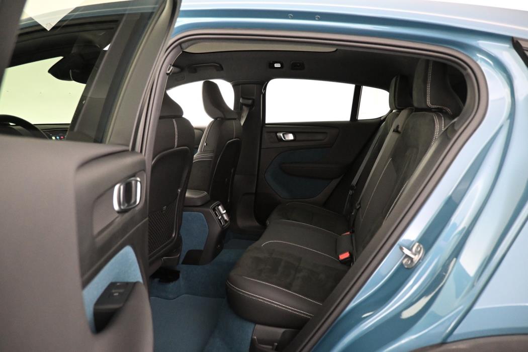VOLVO C40 2023