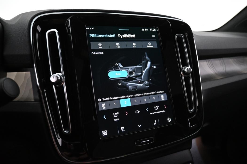 VOLVO C40 2023