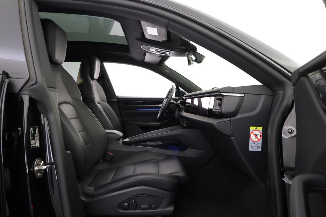 PORSCHE Macan 2025