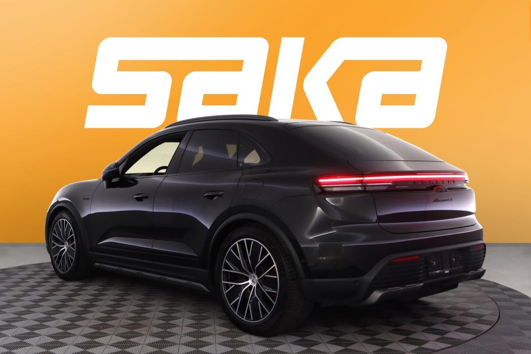 PORSCHE Macan 2025