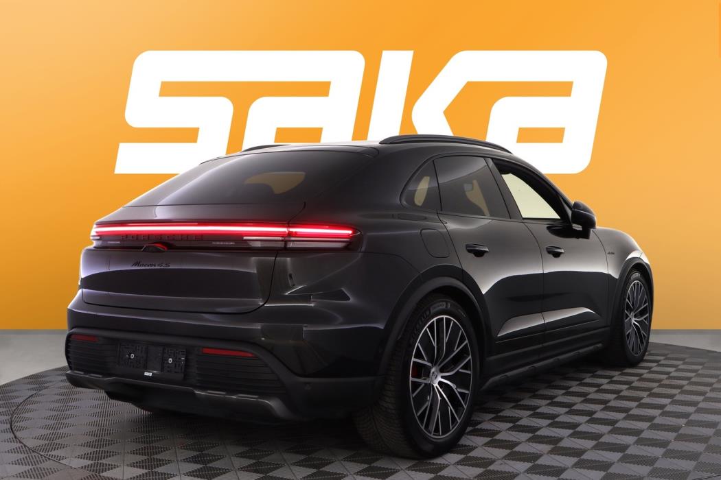 PORSCHE Macan 2025