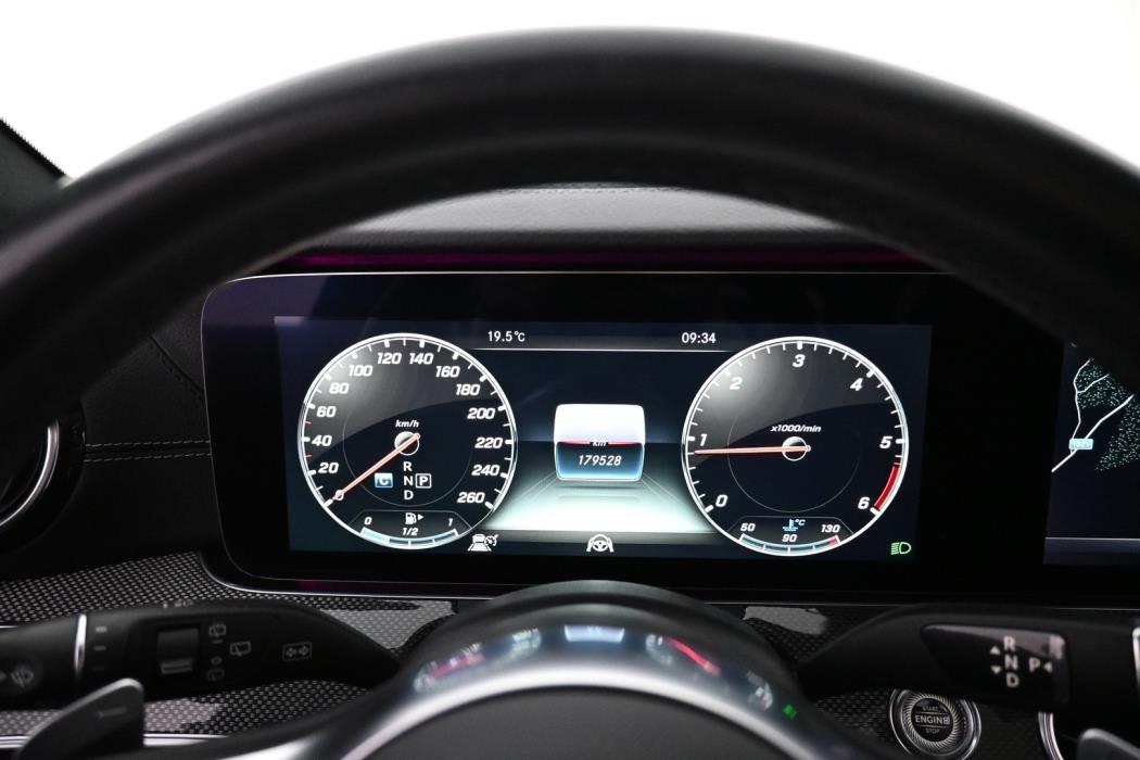 MERCEDES-BENZ E 2019