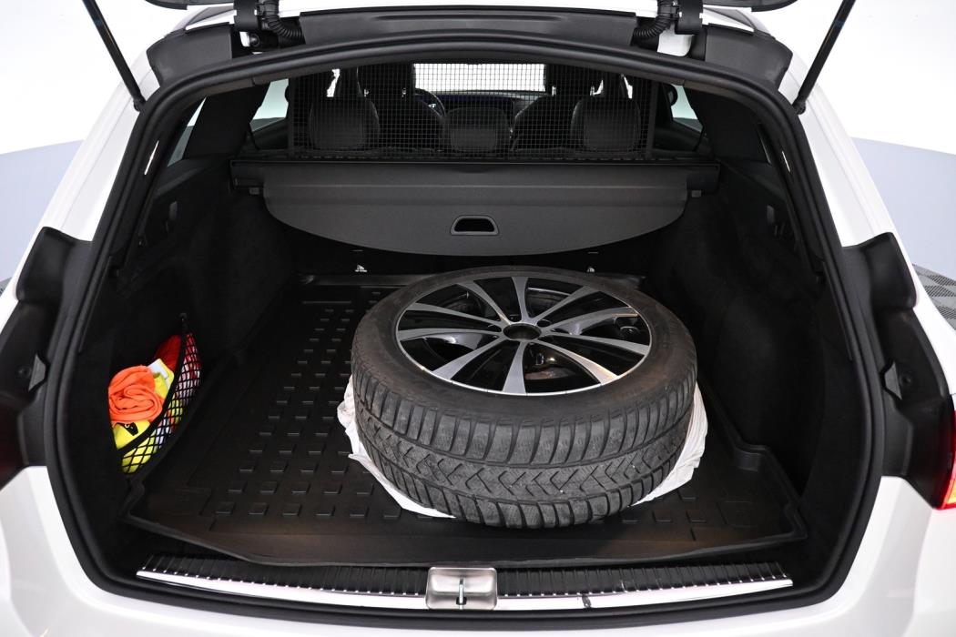MERCEDES-BENZ E 2019