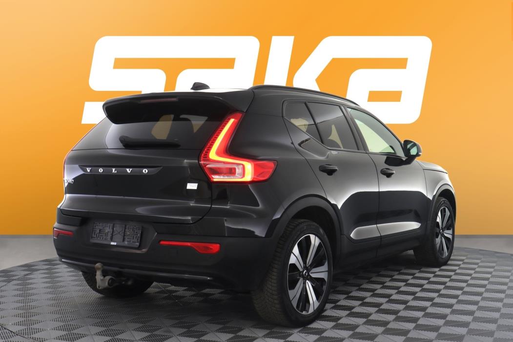 VOLVO XC40 2023