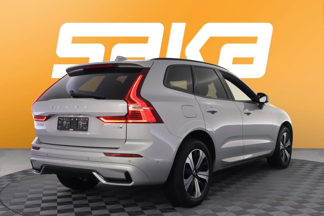VOLVO XC60 2025