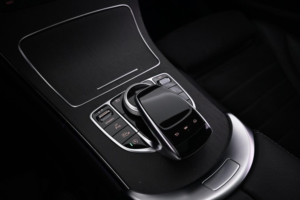 MERCEDES-BENZ C 2021