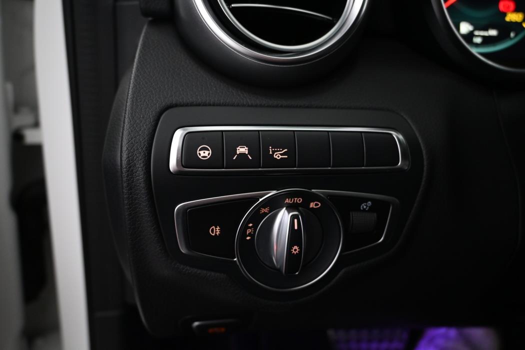 MERCEDES-BENZ C 2021