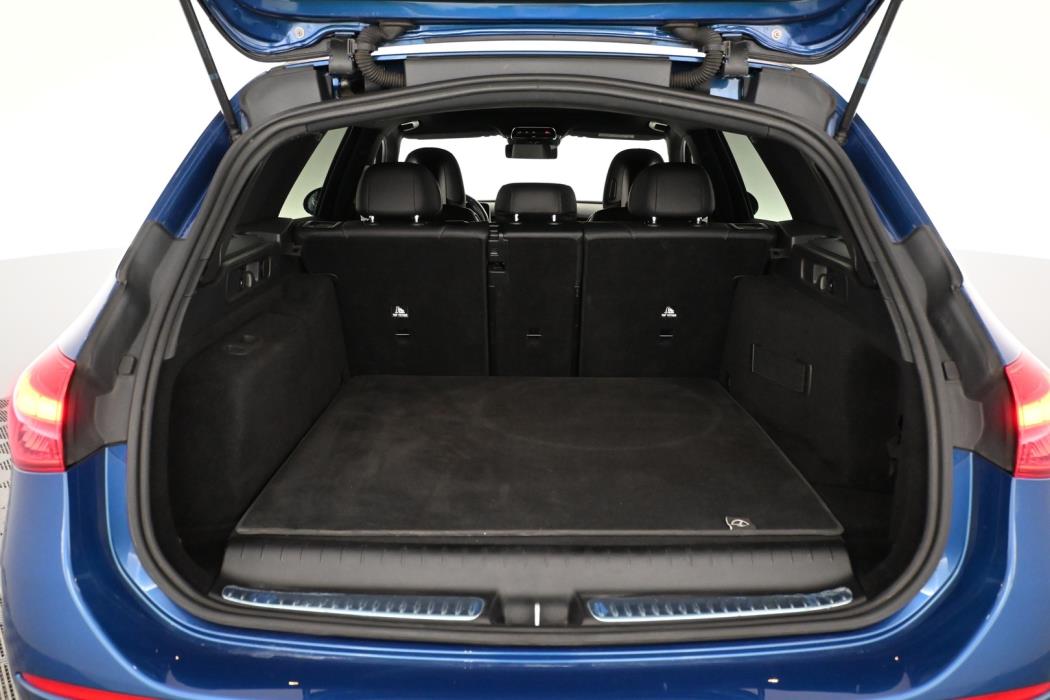 MERCEDES-BENZ C 2023