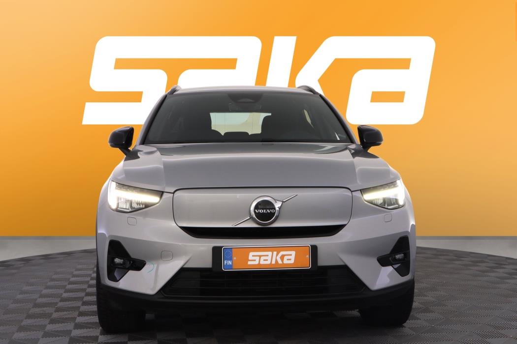 VOLVO XC40 2023