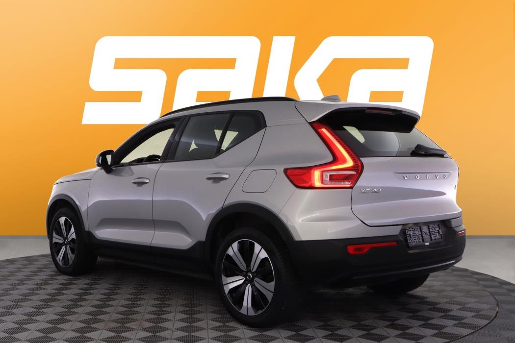 VOLVO XC40 2023