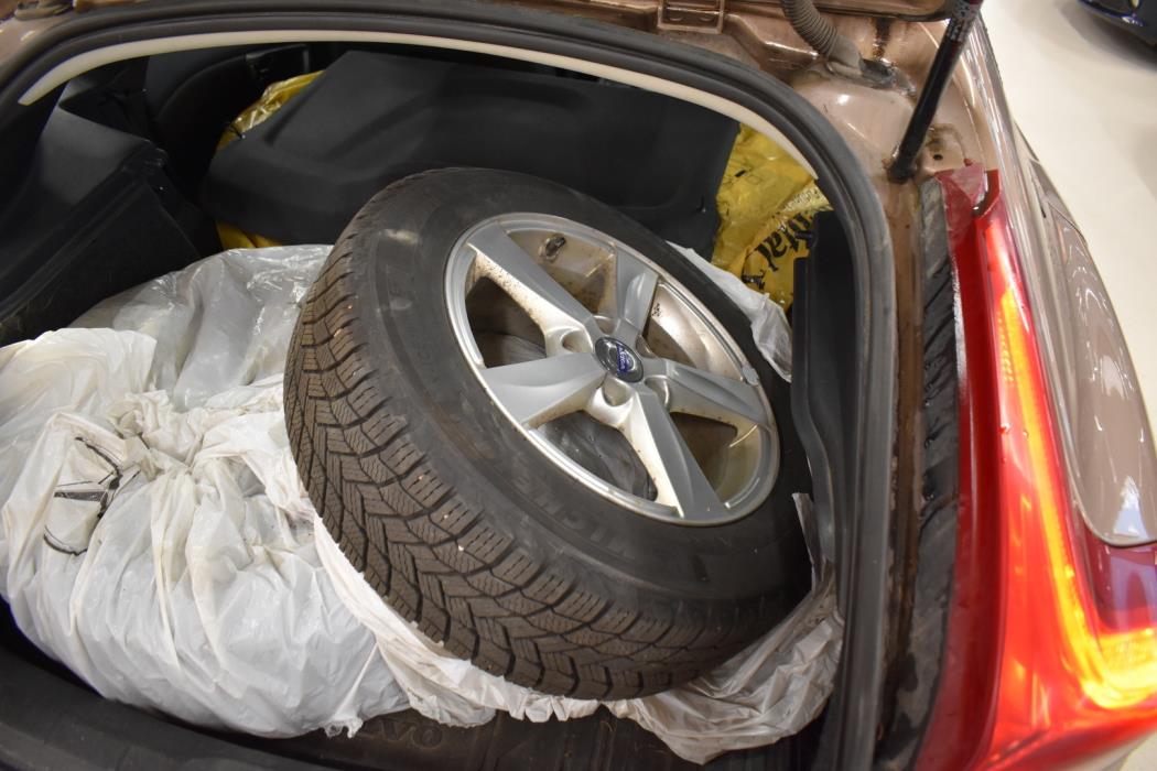 VOLVO V40 Cross Country 2013