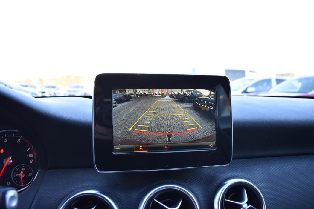 MERCEDES-BENZ A 2017