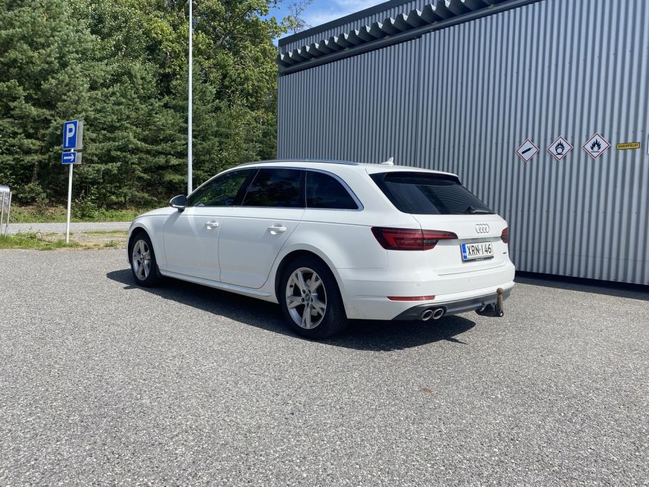 AUDI A4 2018