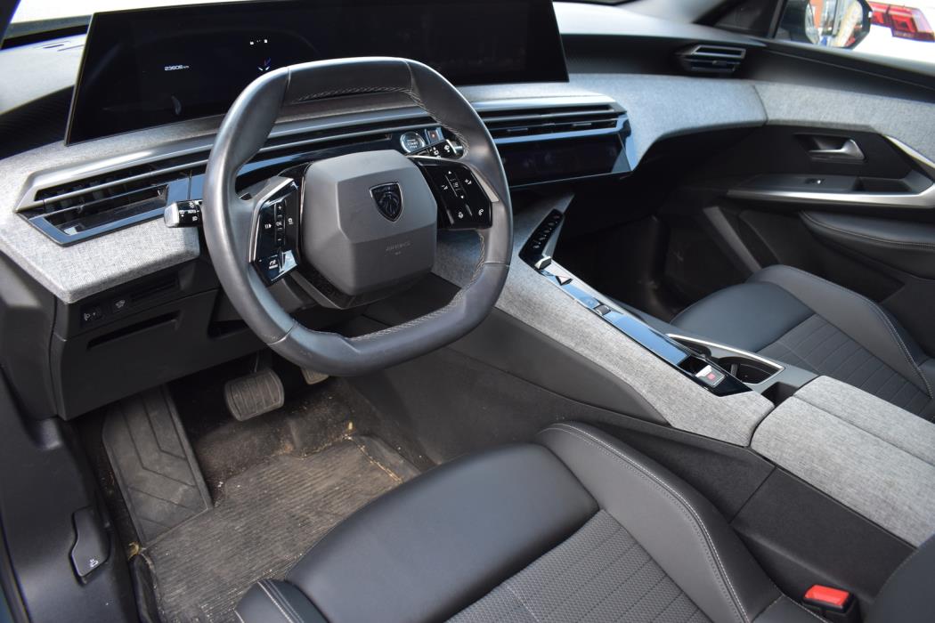 PEUGEOT 5008 2025