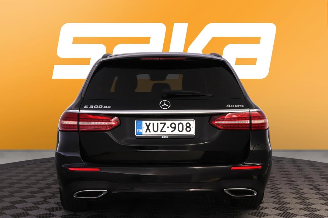MERCEDES-BENZ E 2022