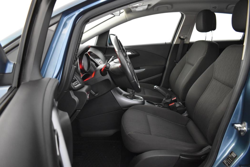 OPEL Astra 2013