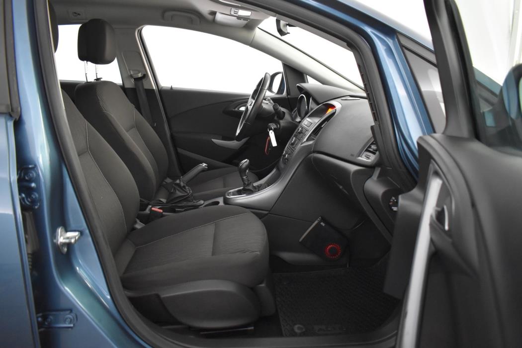 OPEL Astra 2013