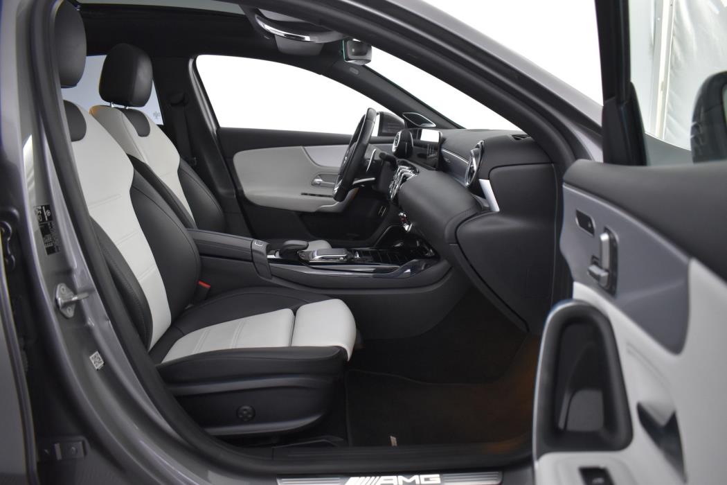MERCEDES-BENZ A 35 AMG 2021