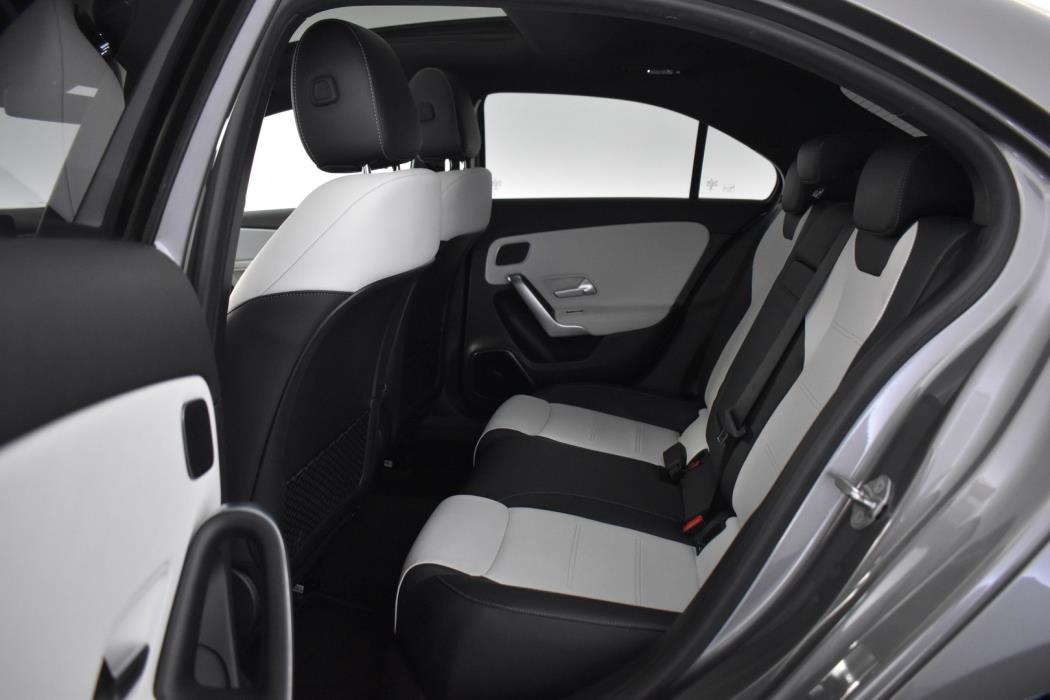 MERCEDES-BENZ A 35 AMG 2021