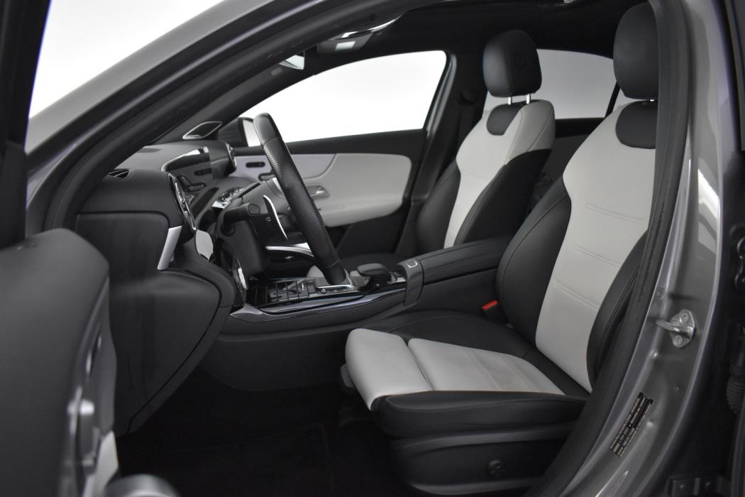 MERCEDES-BENZ A 35 AMG 2021