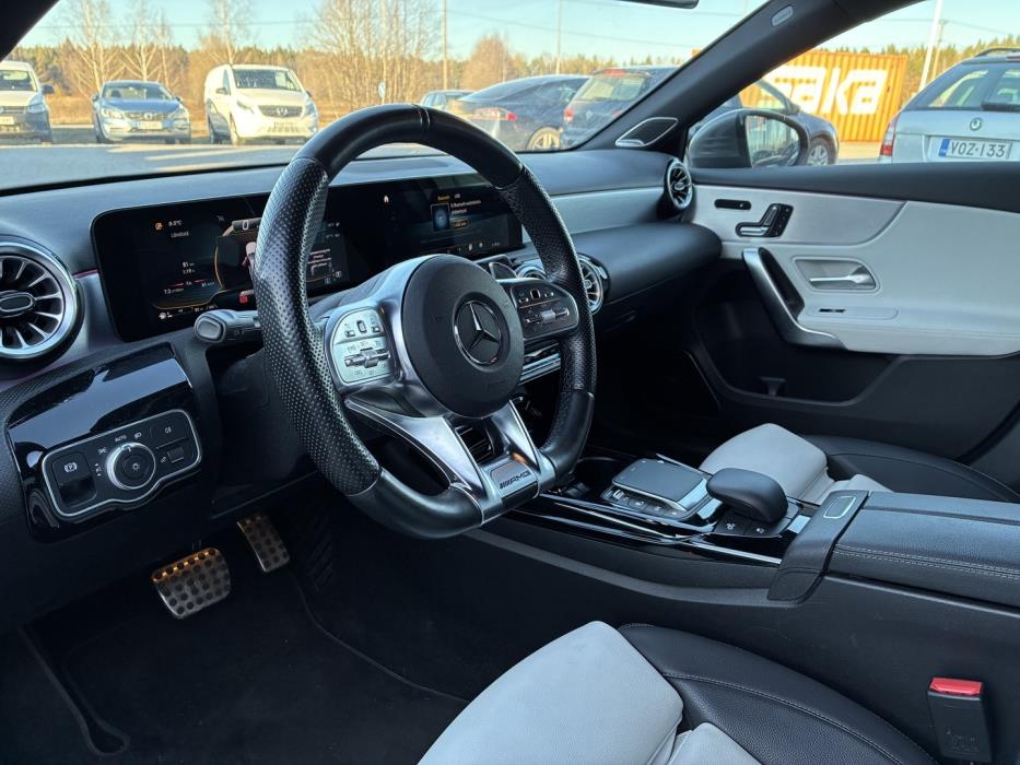 MERCEDES-BENZ A 35 AMG 2021