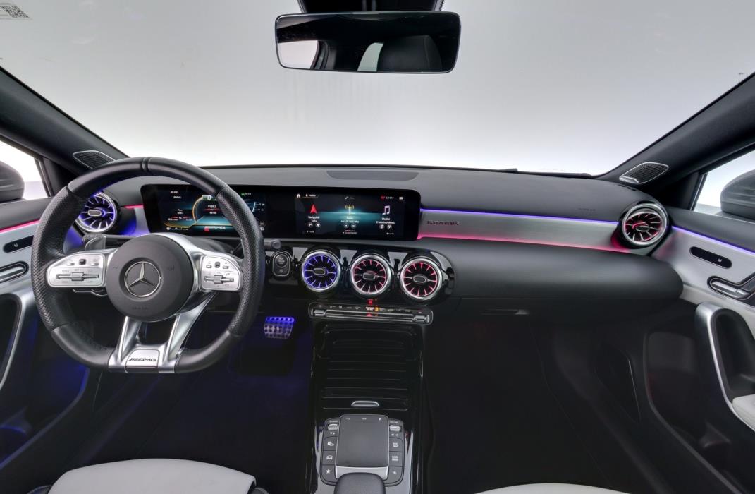 MERCEDES-BENZ A 35 AMG 2021