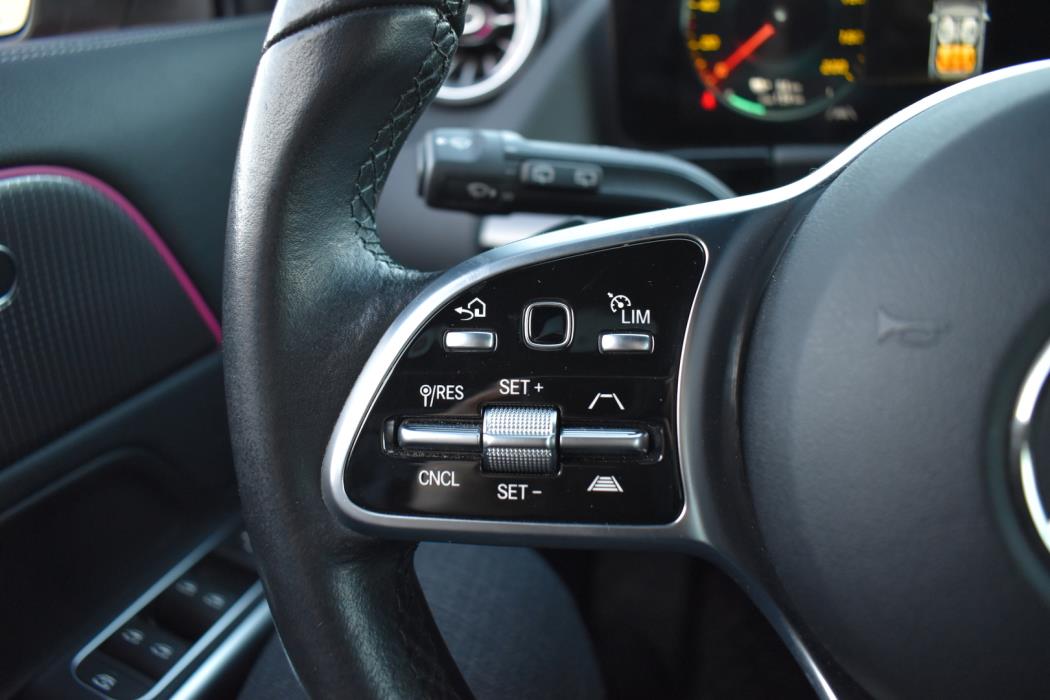 MERCEDES-BENZ EQA 2023