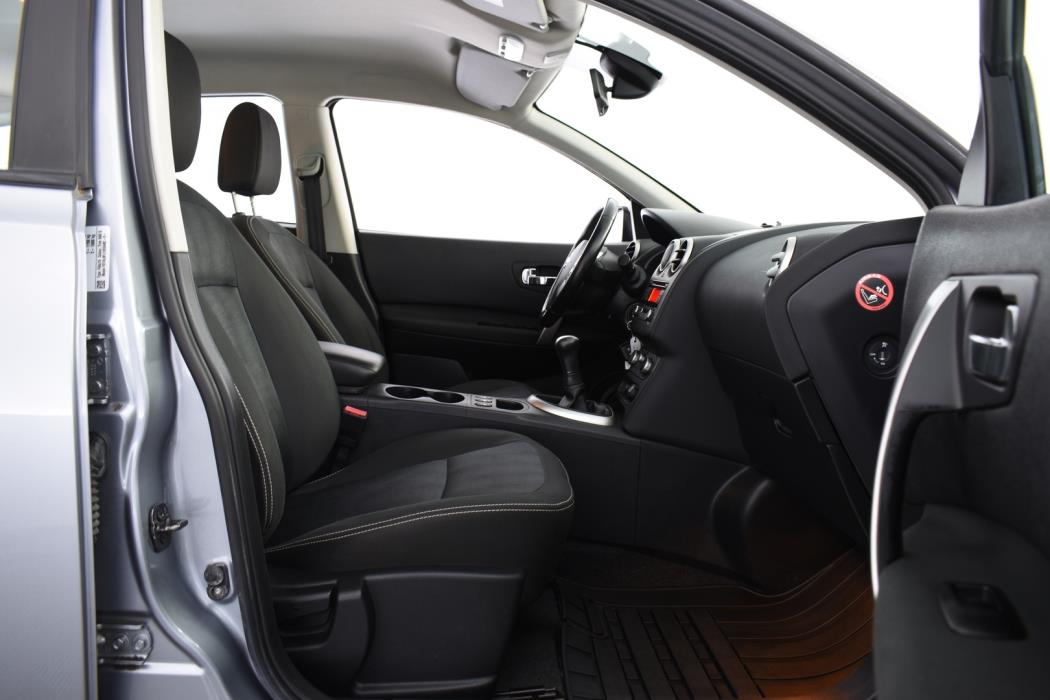 NISSAN Qashqai 2012